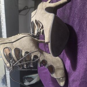 Nine West Tan Heels Sophisticated Style